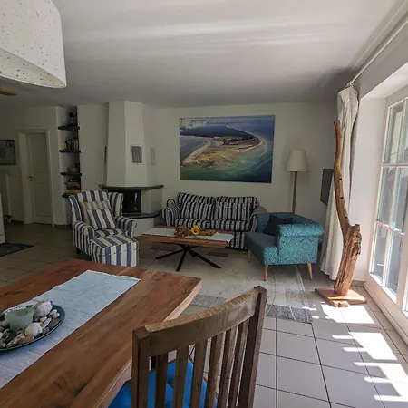 Holl Doerch アパート *